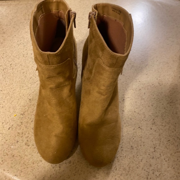 Boots with fringe - Picture 2 of 3